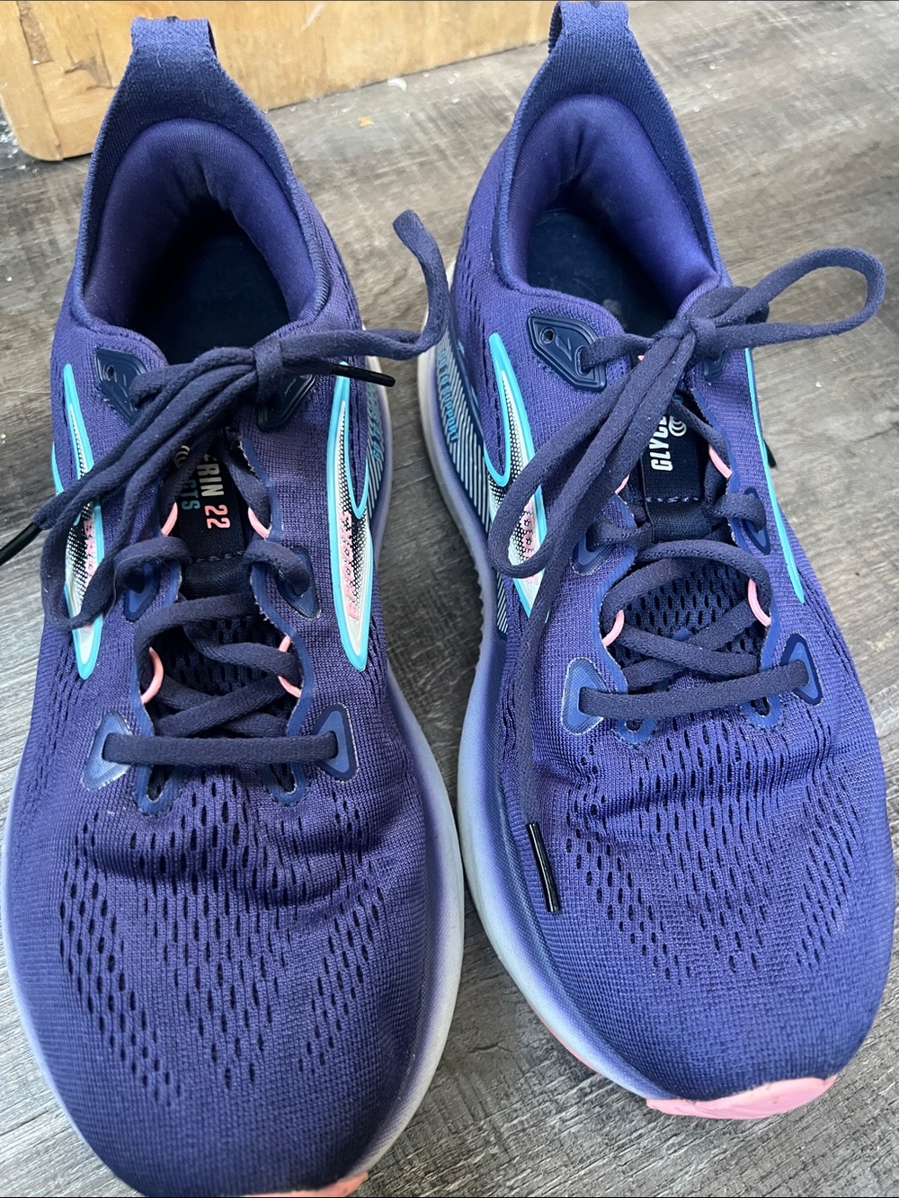 Brooks Women’s Glycerin 22 GTS size 9.5